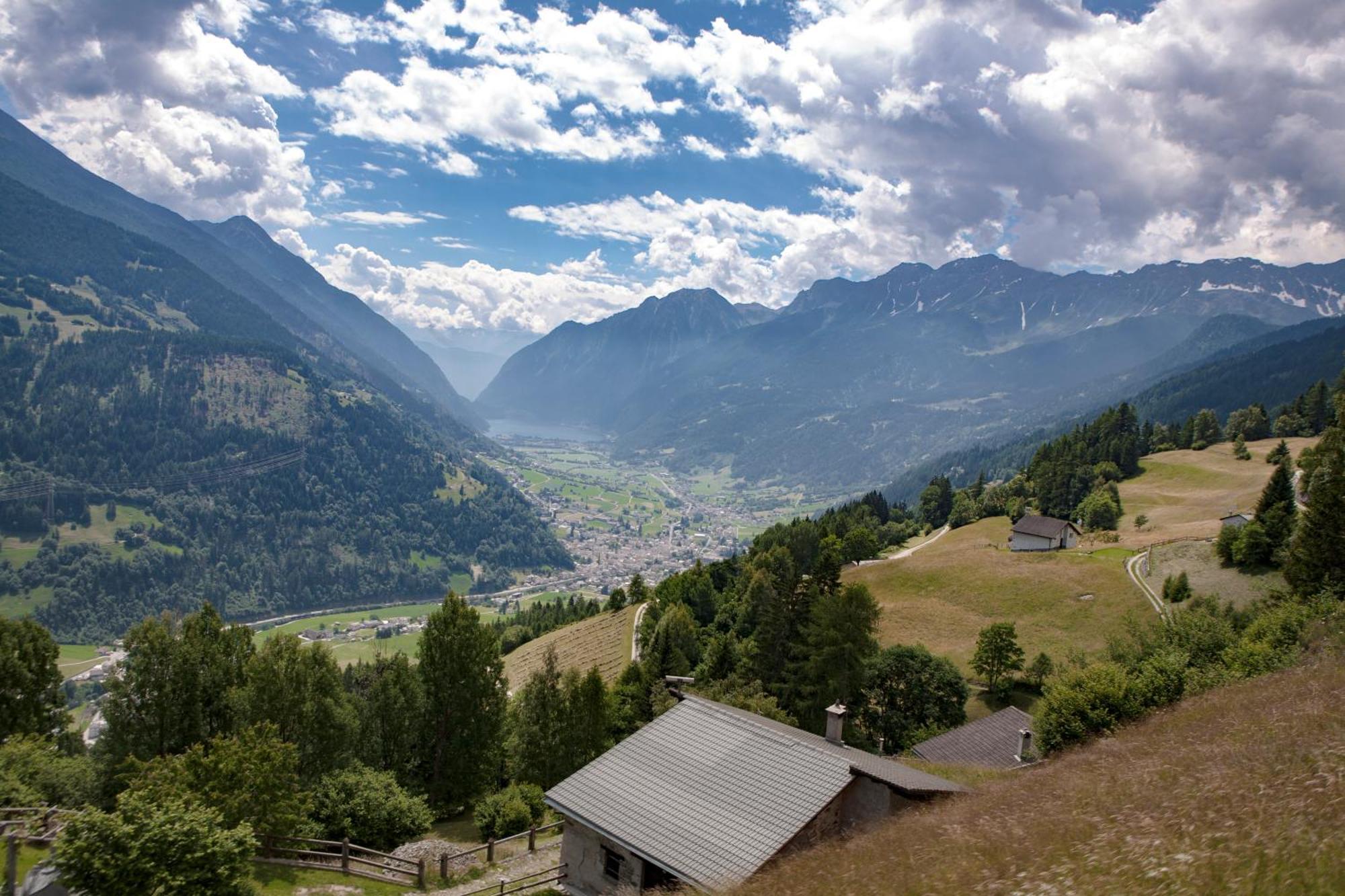 Ristorante Pensione Chalet Stazione Hotel Poschiavo Exterior photo