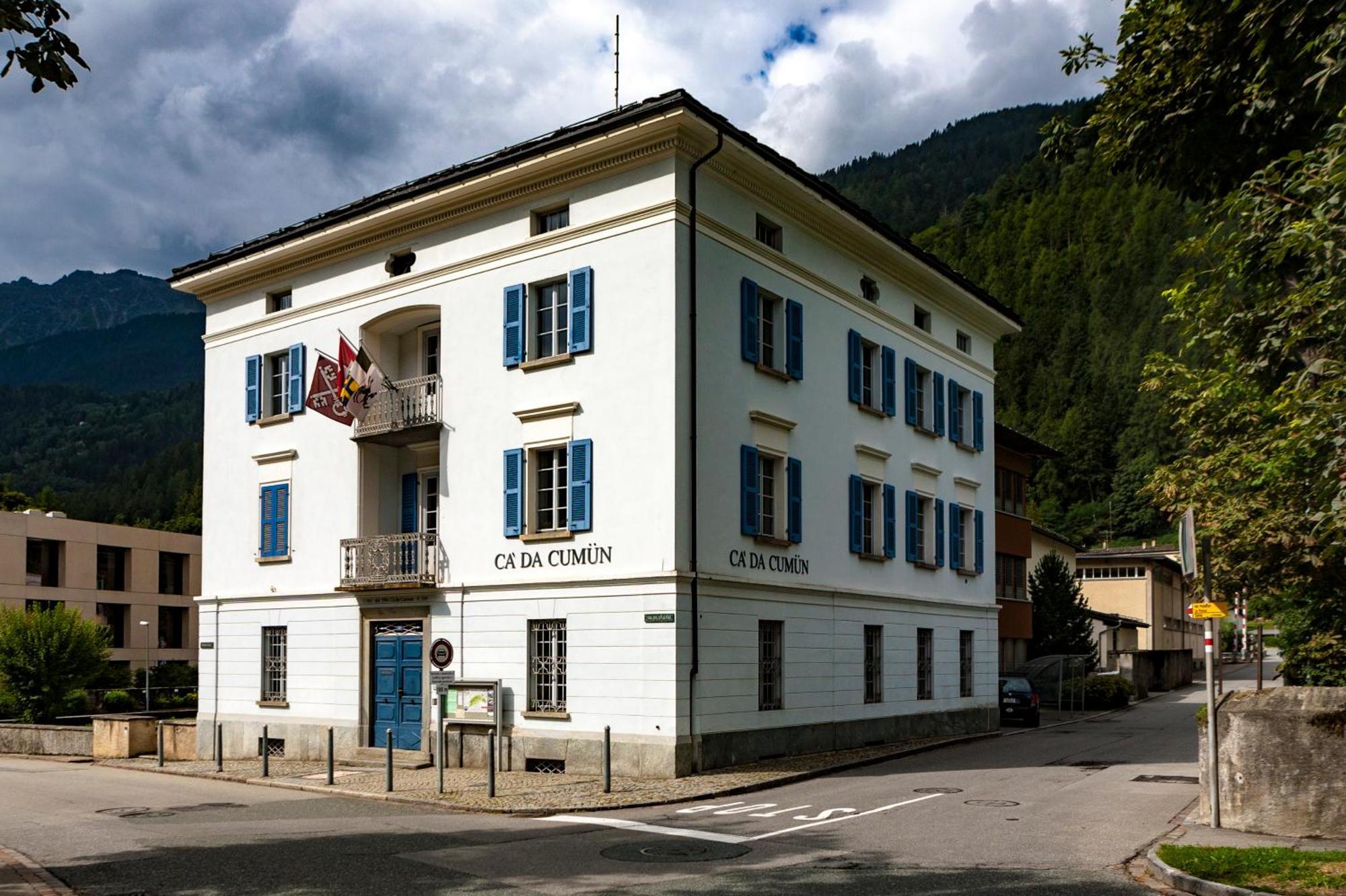 Ristorante Pensione Chalet Stazione Hotel Poschiavo Exterior photo