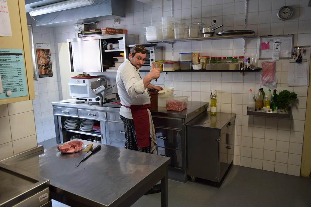 Ristorante Pensione Chalet Stazione Hotel Poschiavo Exterior photo